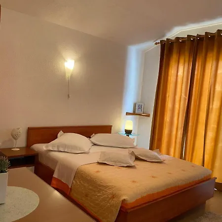 House Apartment *