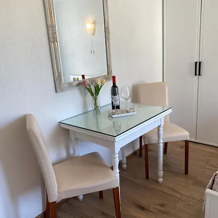 House Apartament *